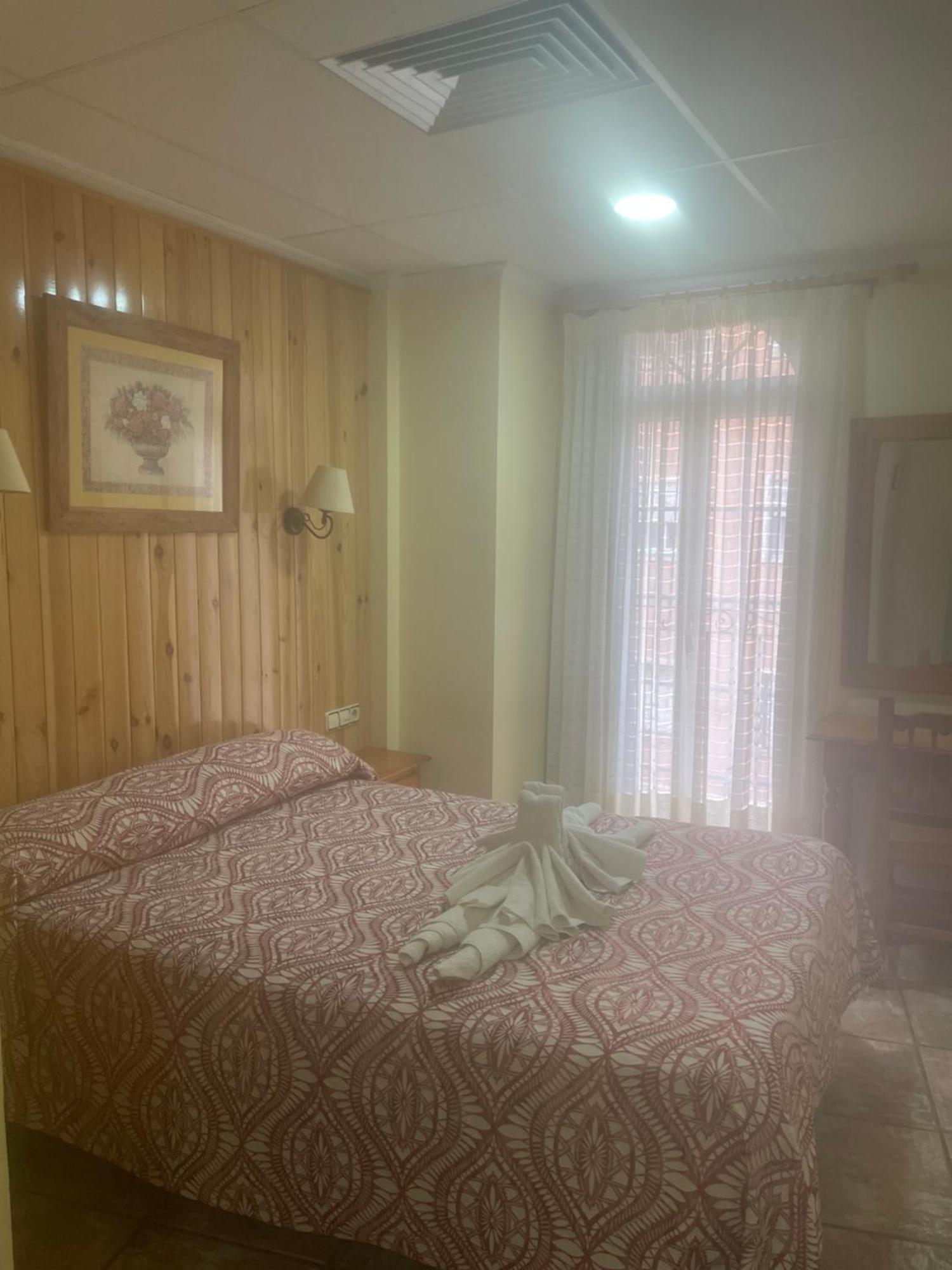 بيت شباب La Posa Villar del Arzobispo المظهر الخارجي الصورة